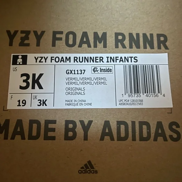 Kids red yeezy foam runners 3k